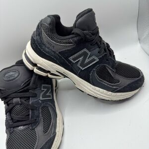New Balance 2002R  Kids Black and White Sneakers